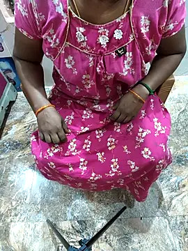 Snapshot of Tamil_Rani03 chatting on 8, 11, 2025 Tamil Rani03 online show from 8, 11, 2025