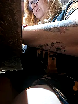 Snapshot of JennyInVegas chatting on 6, 2, 2026 JennyInVegas online show from 6, 2, 2026