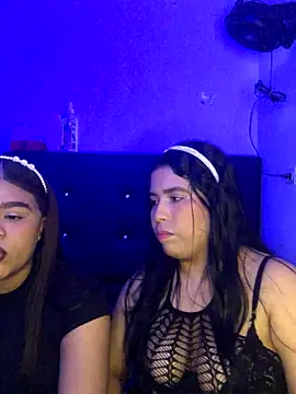 Snapshot of 2moons_full_of_love chatting on 6, 11, 2025 2moons full of love online show from 6, 11, 2025