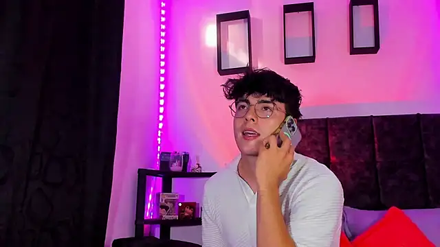 Theo Noxxx online show from 28, 10, 2025