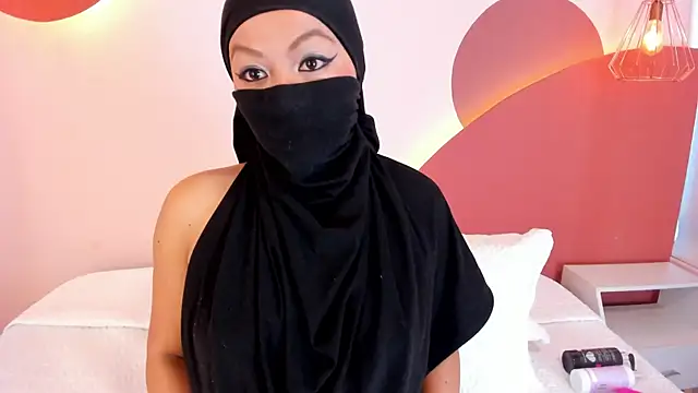 Snapshot of SophiaBeckerr chatting on 19, 10, 2025 SophiaBeckerr online show from 19, 10, 2025