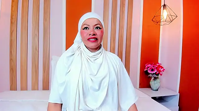 Snapshot of SophiaBeckerr chatting on 8, 11, 2025 SophiaBeckerr online show from 8, 11, 2025