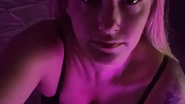 Snapshot of jvixen92 chatting on 20, 10, 2025 jvixen92 online show from 20, 10, 2025