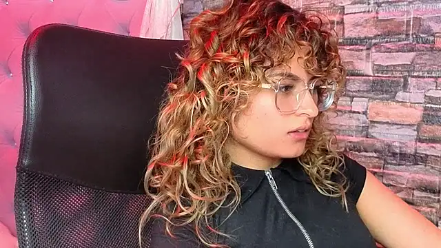 EmiliRouse  online show from 9, 1, 2026