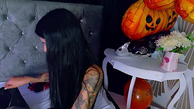 Snapshot of Scarlett_Keller chatting on 29, 10, 2025 Scarlett Keller online show from 29, 10, 2025