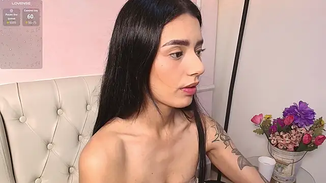 Snapshot of Scarlett_Keller chatting on 5, 12, 2025 Scarlett Keller online show from 5, 12, 2025