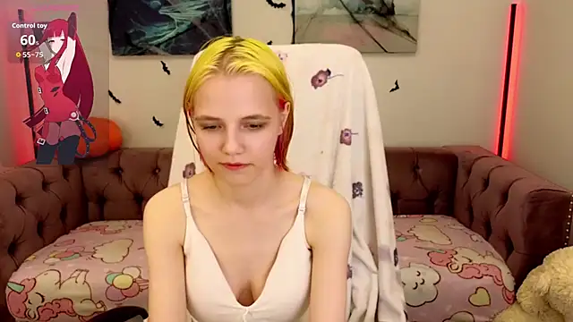 Snapshot of MitaSide chatting on 20, 10, 2025 MitaSide online show from 20, 10, 2025