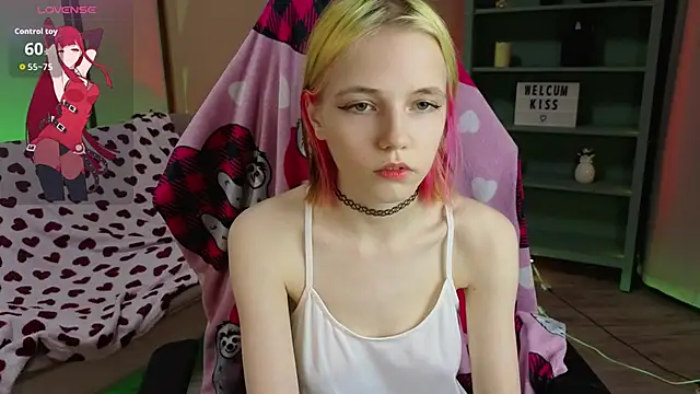 Snapshot of MitaSide chatting on 18, 11, 2025 MitaSide online show from 18, 11, 2025