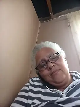 Snapshot of juicyboode chatting on 28, 10, 2025 juicyboode online show from 28, 10, 2025