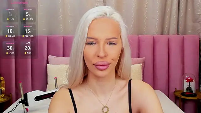 KailaCrystall online show from 3, 12, 2025