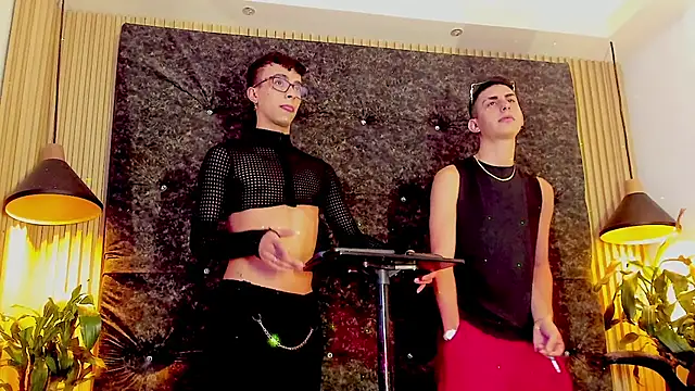 Snapshot of the_fenix_boy chatting on 28, 10, 2025 the fenix boy online show from 28, 10, 2025