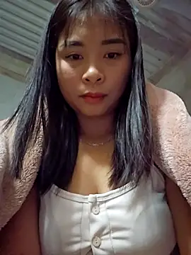 Snapshot of Squirrel-Pear chatting on 5, 12, 2025 Squirrel-Pear online show from 5, 12, 2025