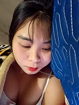 Snapshot of Squirrel-Pear chatting on 5, 12, 2025 Squirrel-Pear online show from 5, 12, 2025