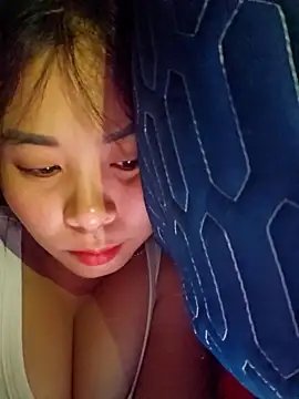 Snapshot of Squirrel-Pear chatting on 13, 12, 2025 Squirrel-Pear online show from 13, 12, 2025