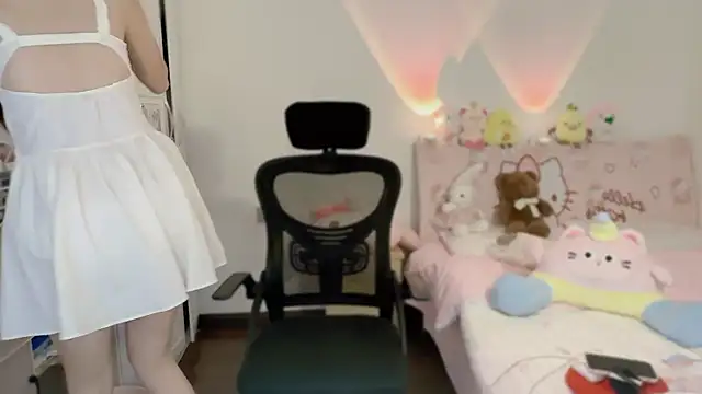 Onecutelittle online show from 8, 11, 2025