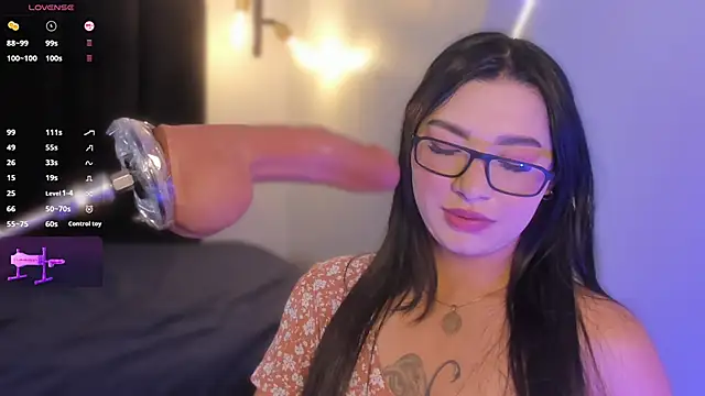 Snapshot of Juli_Casanova chatting on 5, 12, 2025 Juli Casanova online show from 5, 12, 2025