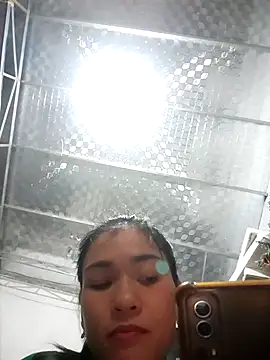 Snapshot of Miube2k chatting on 28, 10, 2025 Miube2k online show from 28, 10, 2025