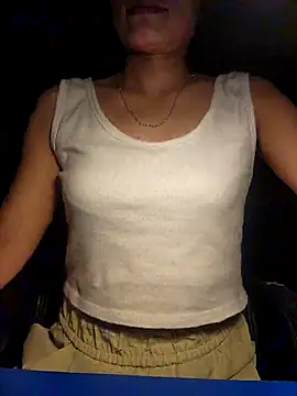 Snapshot of Miube2k chatting on 2, 11, 2025 Miube2k online show from 2, 11, 2025