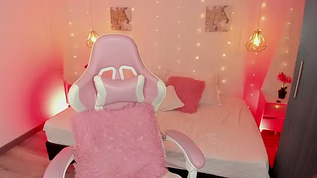 cherryvixen  online show from 10, 1, 2026