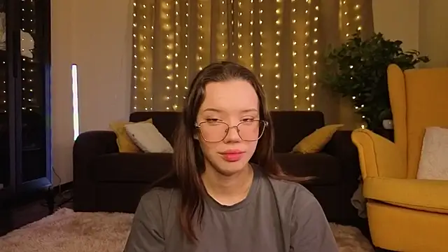 FabiolaCowing online show from 14, 11, 2025