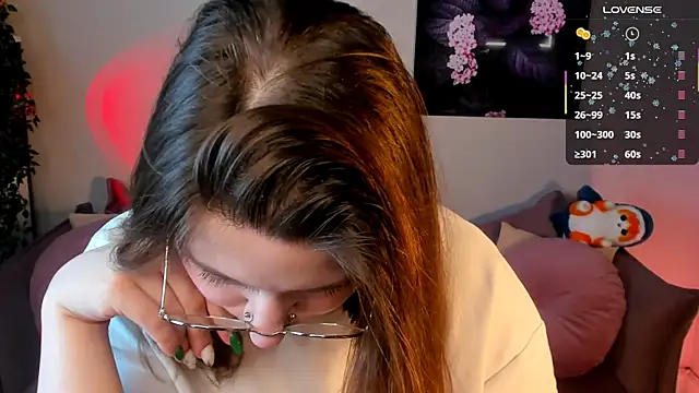 Snapshot of fairy_tara chatting on 17, 12, 2025 fairy tara online show from 17, 12, 2025