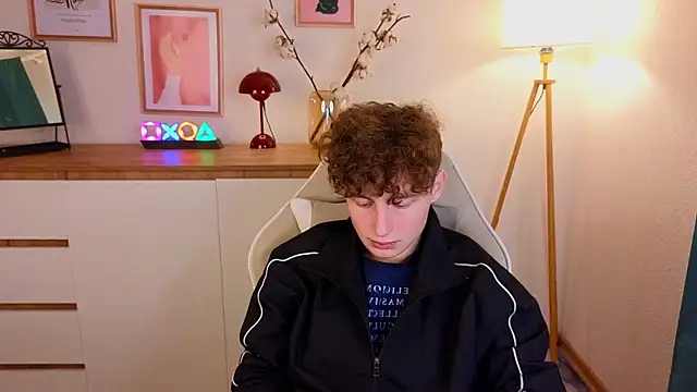 Snapshot of crisp1n chatting on 21, 10, 2025 crisp1n online show from 21, 10, 2025