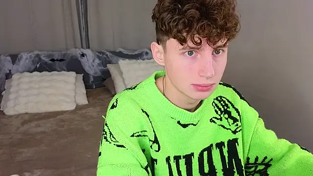 Snapshot of crisp1n chatting on 6, 11, 2025 crisp1n online show from 6, 11, 2025