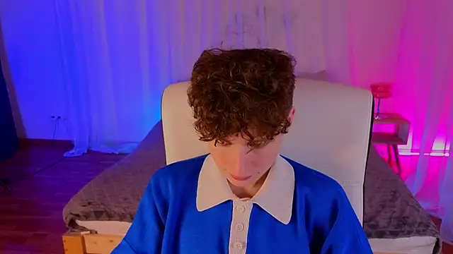 Snapshot of crisp1n chatting on 9, 11, 2025 crisp1n online show from 9, 11, 2025