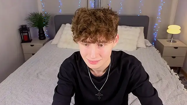 Snapshot of crisp1n chatting on 16, 11, 2025 crisp1n online show from 16, 11, 2025