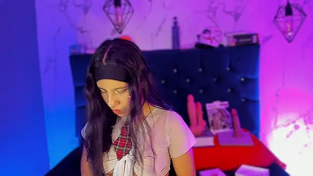 Snapshot of Dakotaa_Johnson chatting on 12, 11, 2025 Dakotaa Johnson online show from 12, 11, 2025