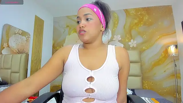 Snapshot of NahomiWalker_ chatting on 15, 12, 2025 NahomiWalker online show from 15, 12, 2025