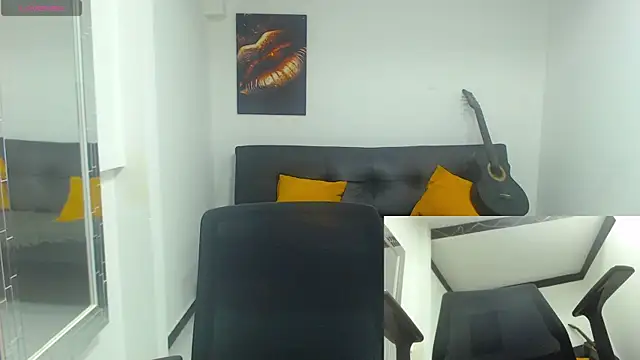 Snapshot of cory_hot chatting on 13, 11, 2025 cory hot online show from 13, 11, 2025