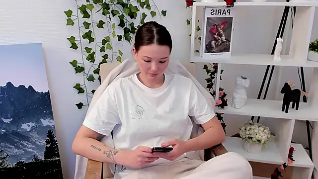 Snapshot of TeressaGimar chatting on 19, 10, 2025 TeressaGimar online show from 19, 10, 2025