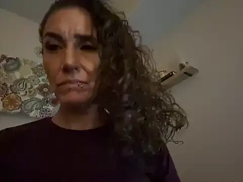 Snapshot of PetitemarieeThaReal chatting on 19, 10, 2025 PetitemarieeThaReal online show from 19, 10, 2025