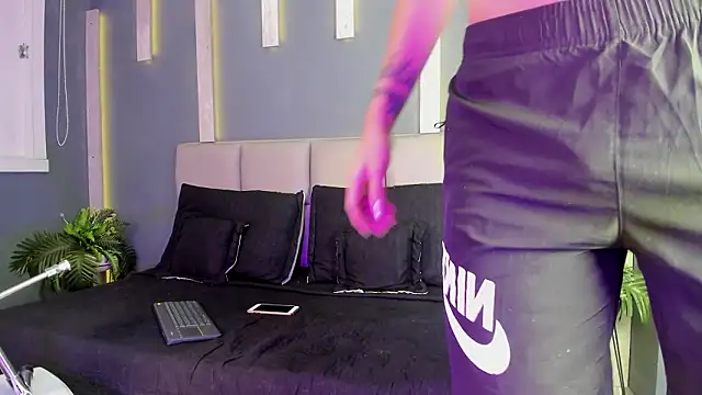 ArohomLester online show from 5, 3, 2026