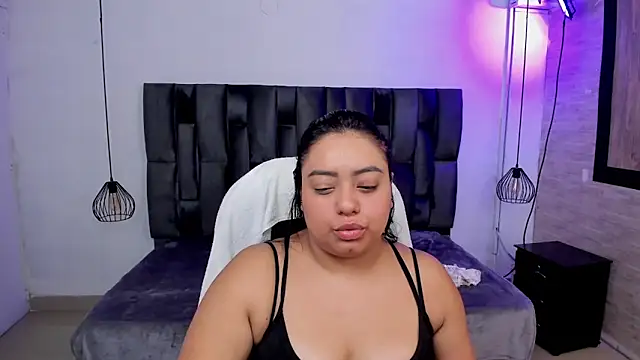 Snapshot of adhara_lune1 chatting on 22, 10, 2025 adhara lune1 online show from 22, 10, 2025