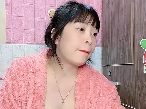Snapshot of Butterfly_kee chatting on 21, 11, 2025 Butterfly kee online show from 21, 11, 2025
