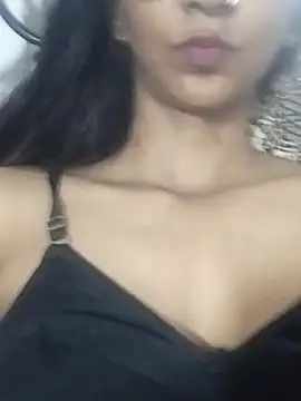 Snapshot of Aaliya_BigBoobs_1 chatting on 29, 11, 2025 Aaliya BigBoobs 1 online show from 29, 11, 2025