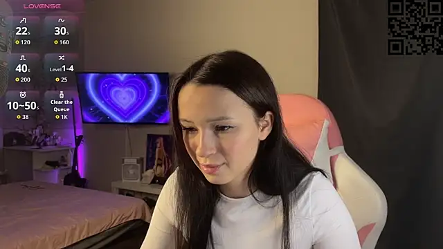 ella simons online show from 10, 11, 2025