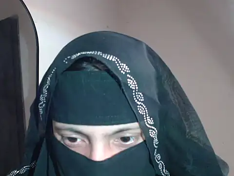 Snapshot of Hottie_hania chatting on 11, 11, 2025 Hottie hania online show from 11, 11, 2025