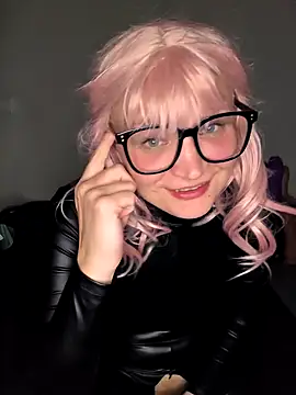 Snapshot of LunaXshade chatting on 18, 11, 2025 LunaXshade online show from 18, 11, 2025