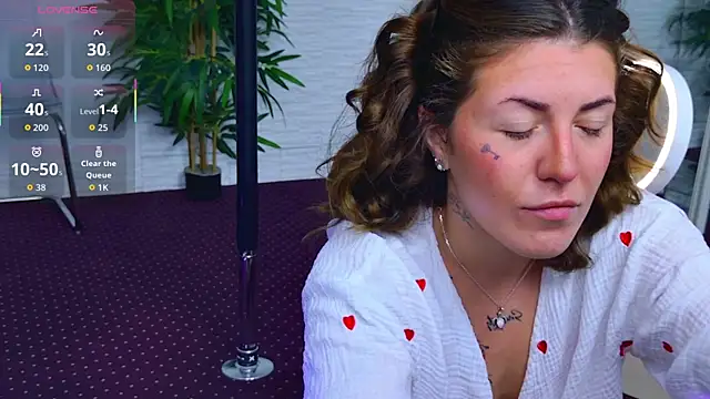 Snapshot of IvorySwan chatting on 23, 11, 2025 IvorySwan online show from 23, 11, 2025