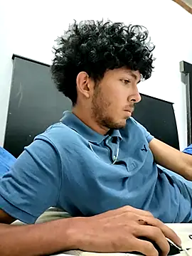 Snapshot of LyliaWood chatting on 14, 11, 2025 LyliaWood online show from 14, 11, 2025