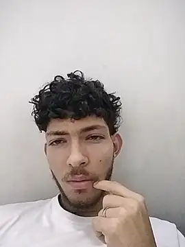 Snapshot of LyliaWood chatting on 18, 12, 2025 LyliaWood online show from 18, 12, 2025