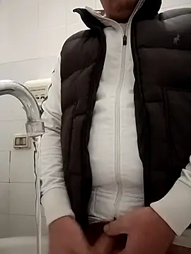 Snapshot of Romaeterna_ chatting on 24, 10, 2025 Romaeterna online show from 24, 10, 2025