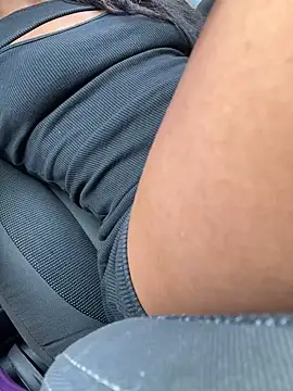 raphaelasoares online show from 5, 11, 2025