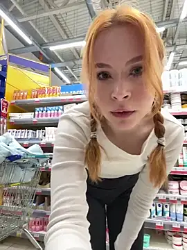 Snapshot of Eliiizaaa chatting on 22, 11, 2025 Eliiizaaa online show from 22, 11, 2025