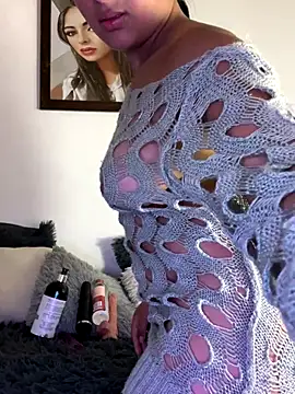 Snapshot of morenaQueen_ chatting on 8, 11, 2025 morenaQueen online show from 8, 11, 2025