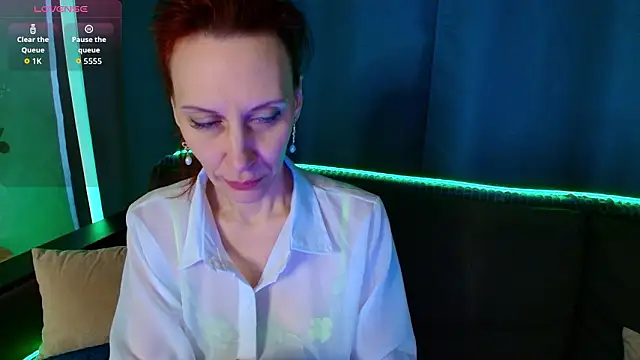 Scarlett Snakee online show from 3, 2, 2026