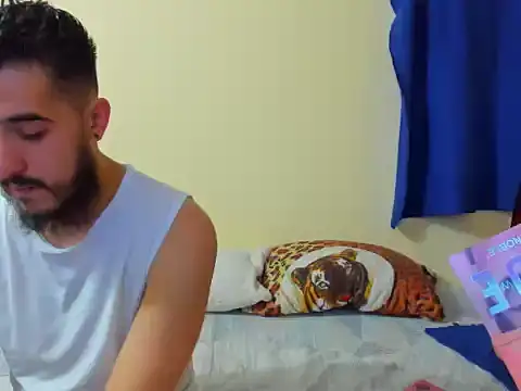 Snapshot of astredad2025 chatting on 11, 11, 2025 astredad2025 online show from 11, 11, 2025